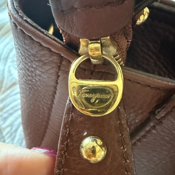 Salvatore Ferragamo IZZIE Gancini Embossed Tote Bag in Brown - Picture 7 of 10